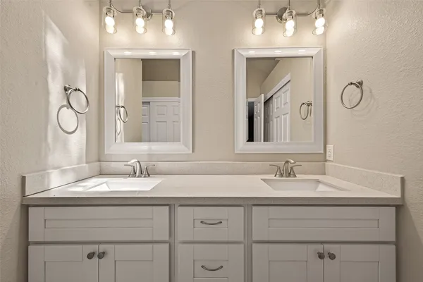 $2,450 | 3834 Carya Circle, Sugar Land, TX 77479