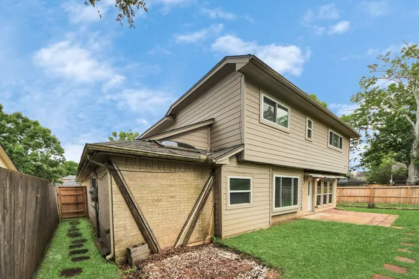 $2,450 | 3834 Carya Circle, Sugar Land, TX 77479