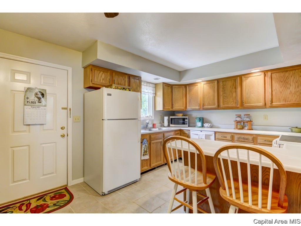 4313 Pickfair Road Springfield, IL 62703 - Photo 3 of 23