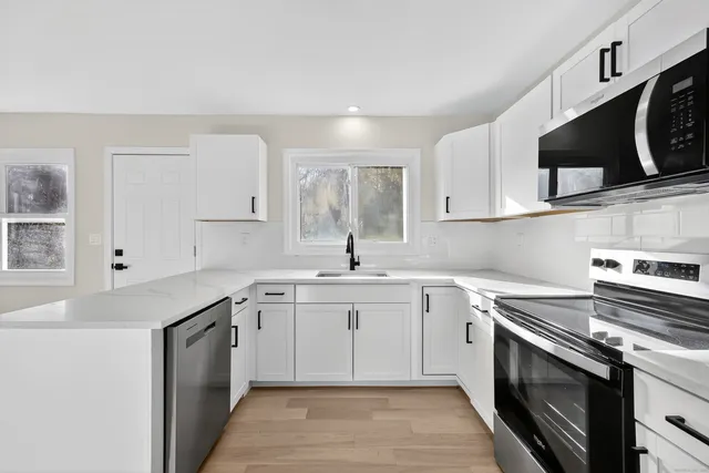 $439,900 | 2064 Long Hill Road, Guilford, CT 06437