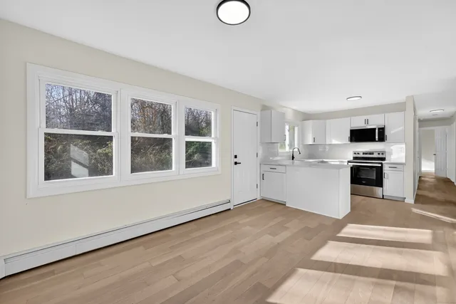 $439,900 | 2064 Long Hill Road, Guilford, CT 06437