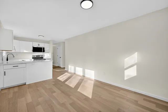 $439,900 | 2064 Long Hill Road, Guilford, CT 06437