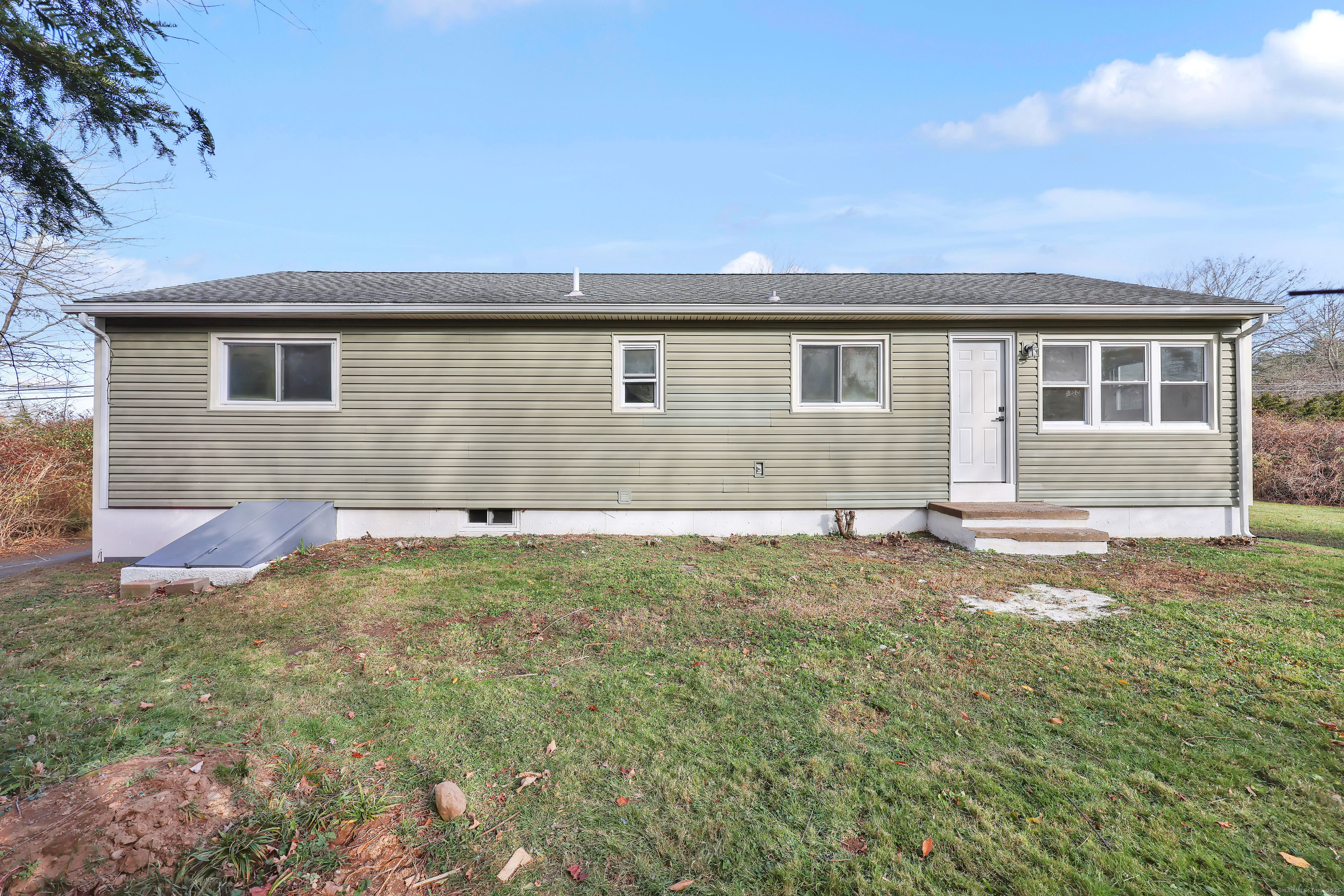 2064 Long Hill Road Guilford, CT 06437 - Photo 26 of 28 front view of a house
