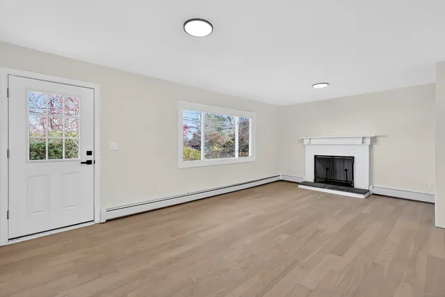 $439,900 | 2064 Long Hill Road, Guilford, CT 06437