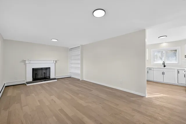 $439,900 | 2064 Long Hill Road, Guilford, CT 06437