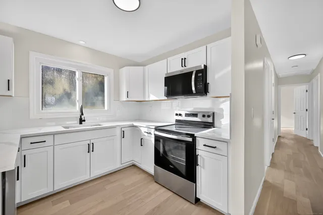 $439,900 | 2064 Long Hill Road, Guilford, CT 06437