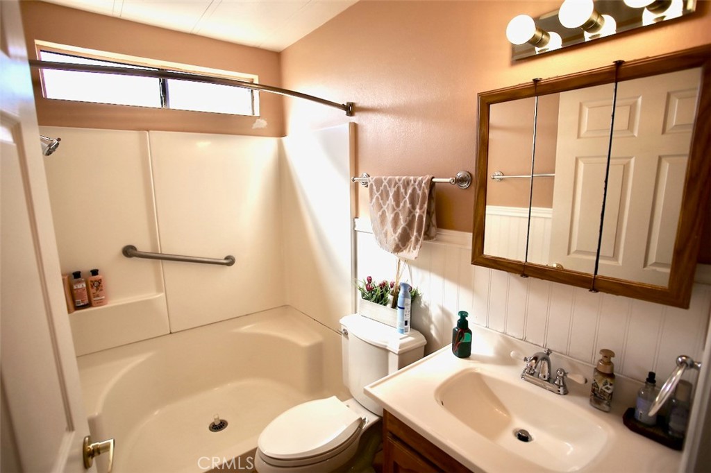 23301 Ridge Rte Drive, Unit 47 Laguna Hills, CA 92653 - Photo 14 of 30 2nd Bathroom
