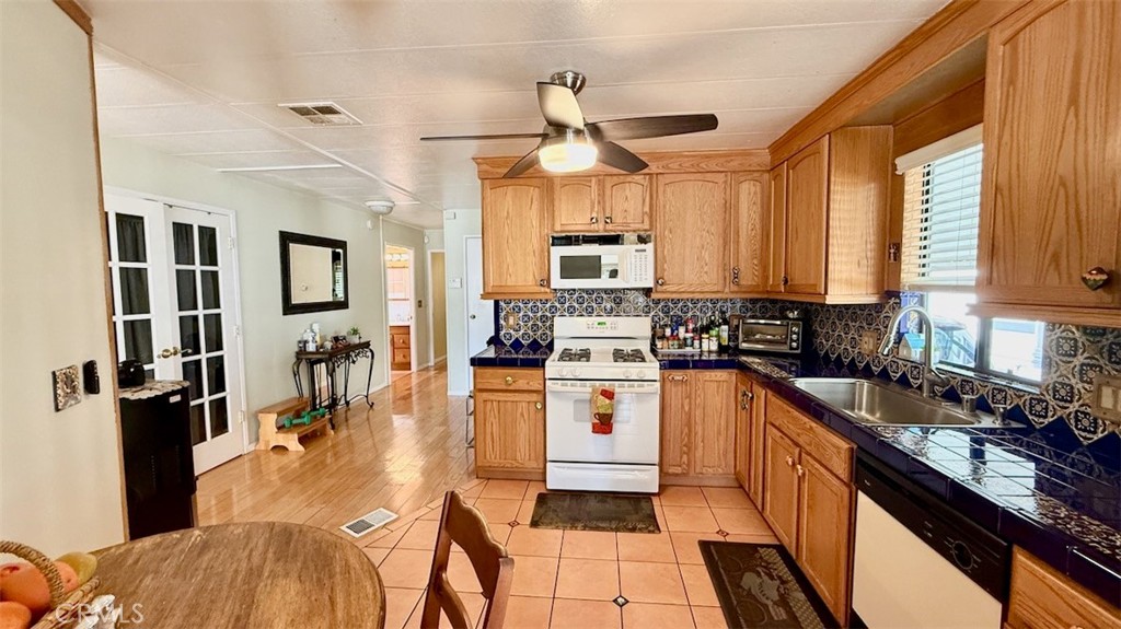 23301 Ridge Rte Drive, Unit 47 Laguna Hills, CA 92653 - Photo 5 of 30