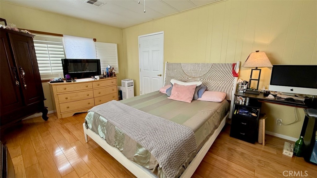 23301 Ridge Rte Drive, Unit 47 Laguna Hills, CA 92653 - Photo 10 of 30 Primary Bedroom with private bathroom