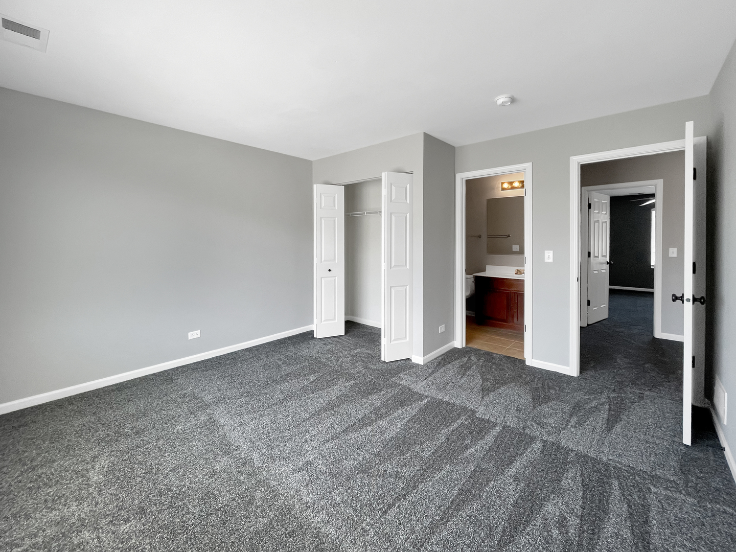 3414 Cameron Drive Elgin, IL 60124 - Photo 14 of 24 an empty room with closet