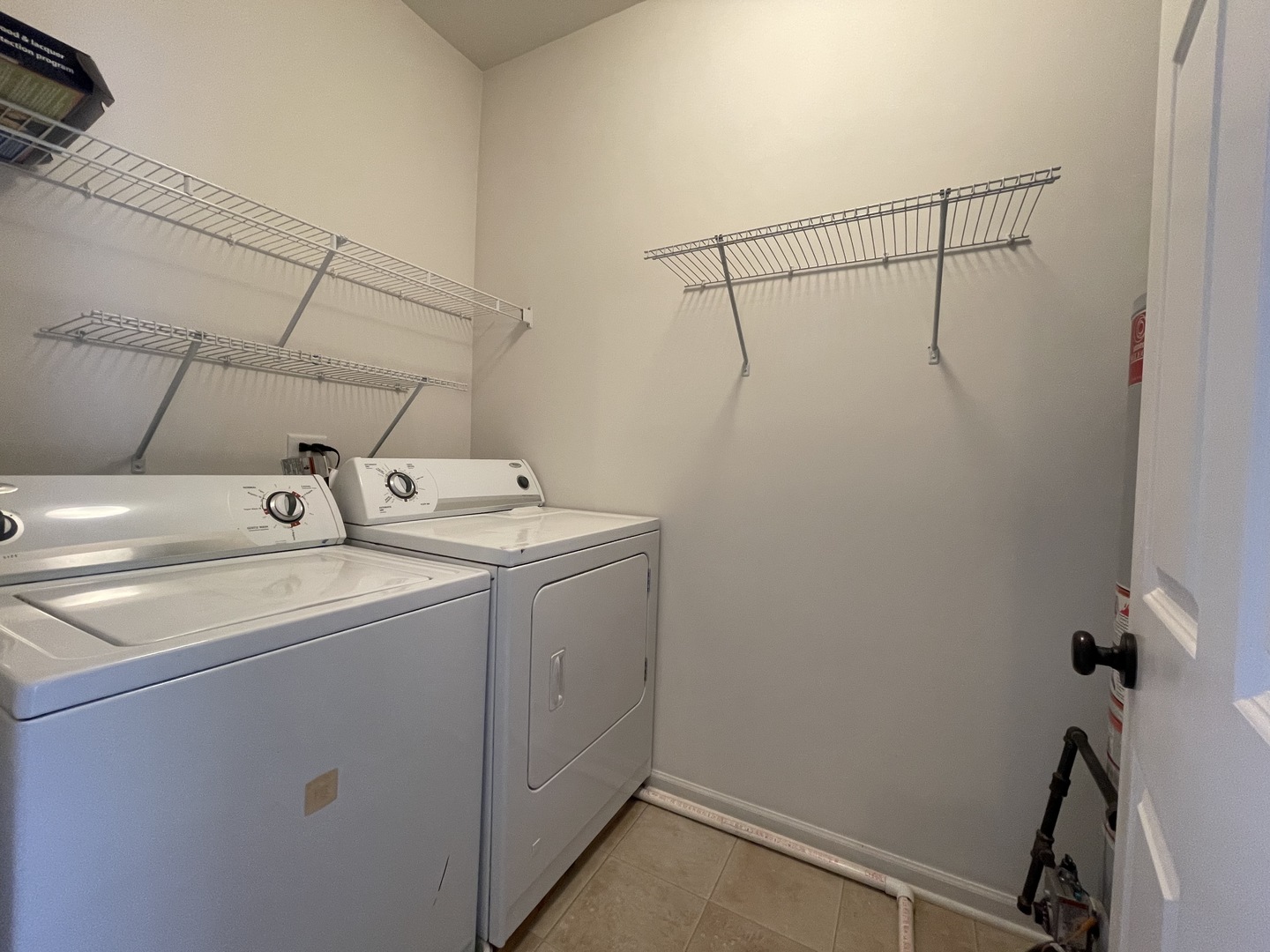 3414 Cameron Drive Elgin, IL 60124 - Photo 23 of 24 a utility room with dryer and washer