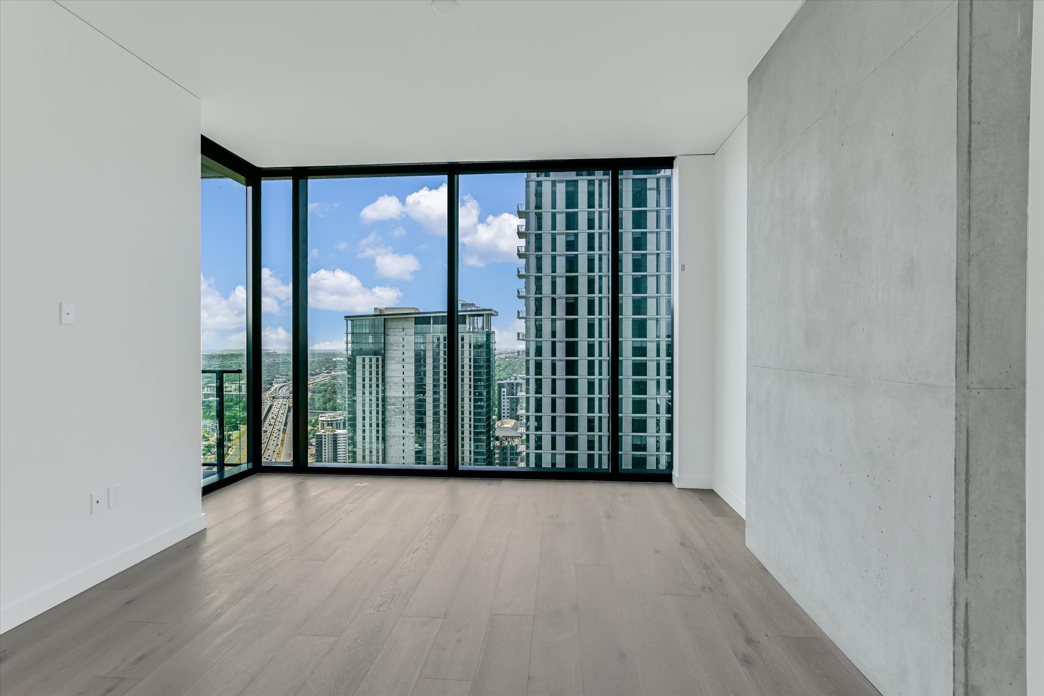610 Davis Street, Unit 3801 Austin, TX 78701 - Photo 15 of 40 wooden floor in a room