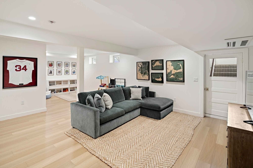 265 Dean Road Brookline, MA 02445 - Photo 29 of 40