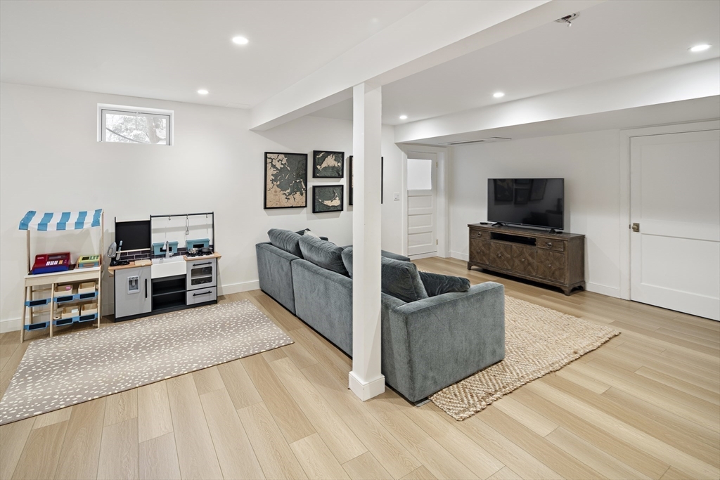 265 Dean Road Brookline, MA 02445 - Photo 30 of 40