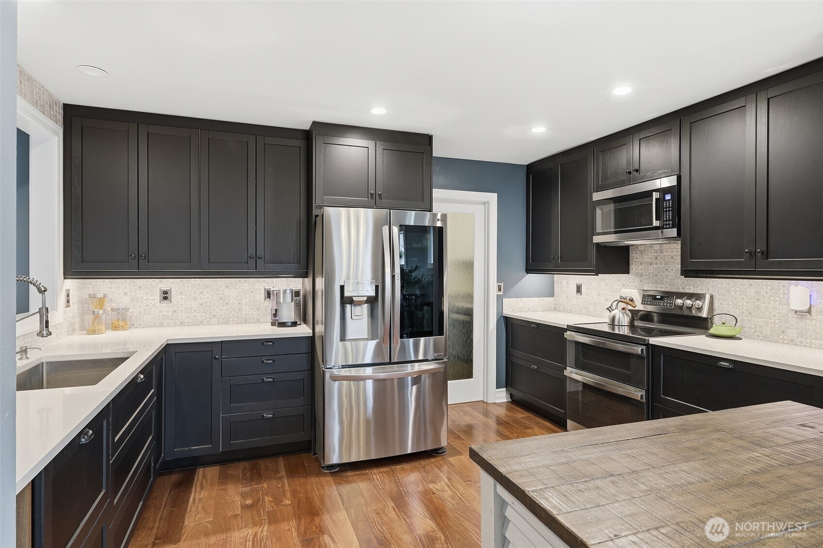 305 Lynnwood Avenue Southeast Renton, WA 98056 - Photo 10 of 28