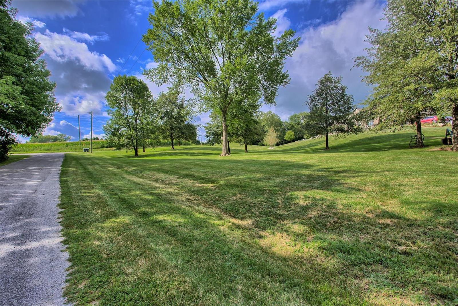 5208 Hazel Road Edwardsville, IL 62025 - Photo 79 of 93 Gallery Image 79