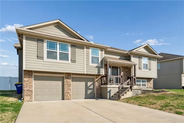 $360,000 | 12204 East 214th Street, Peculiar, MO 64078
