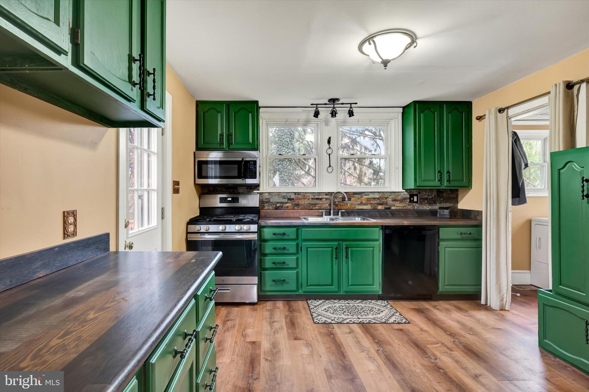 803 Pughtown Road Pottstown, PA 19465 - Photo 2 of 29