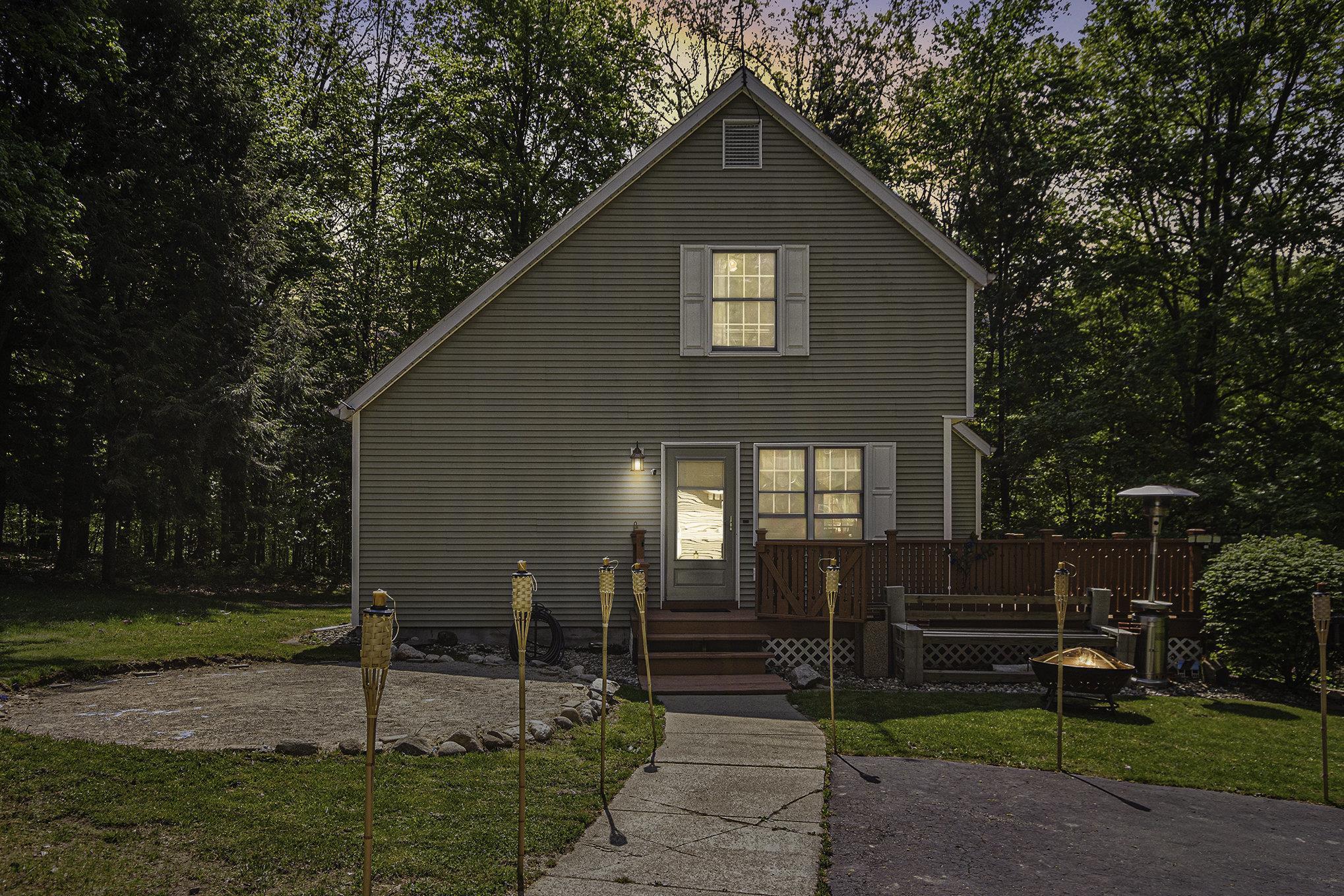 8782 West Blanchard Road Blanchard, MI 49310 - Photo 9 of 33 1907185-8.JPG