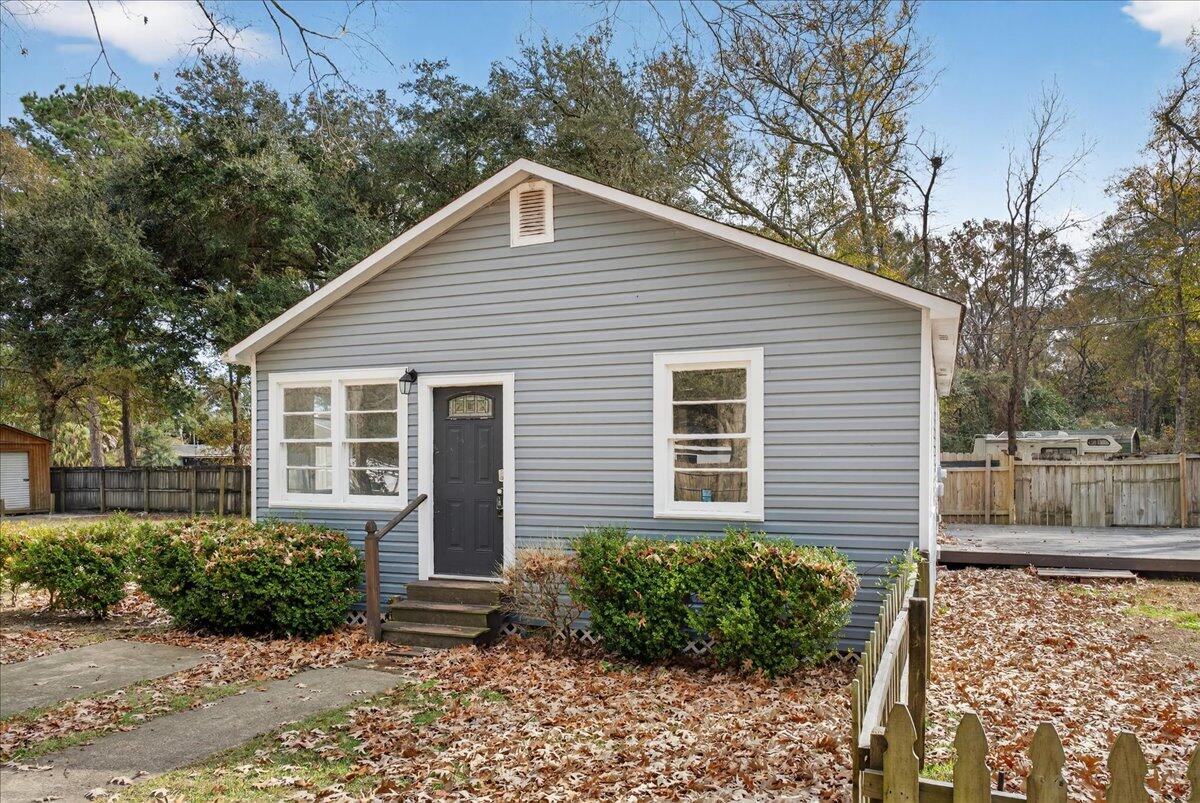 2004 Valnore Road Johns Island, SC 29455 - Photo 2 of 20 02-Maddie Breggia - DSC09113