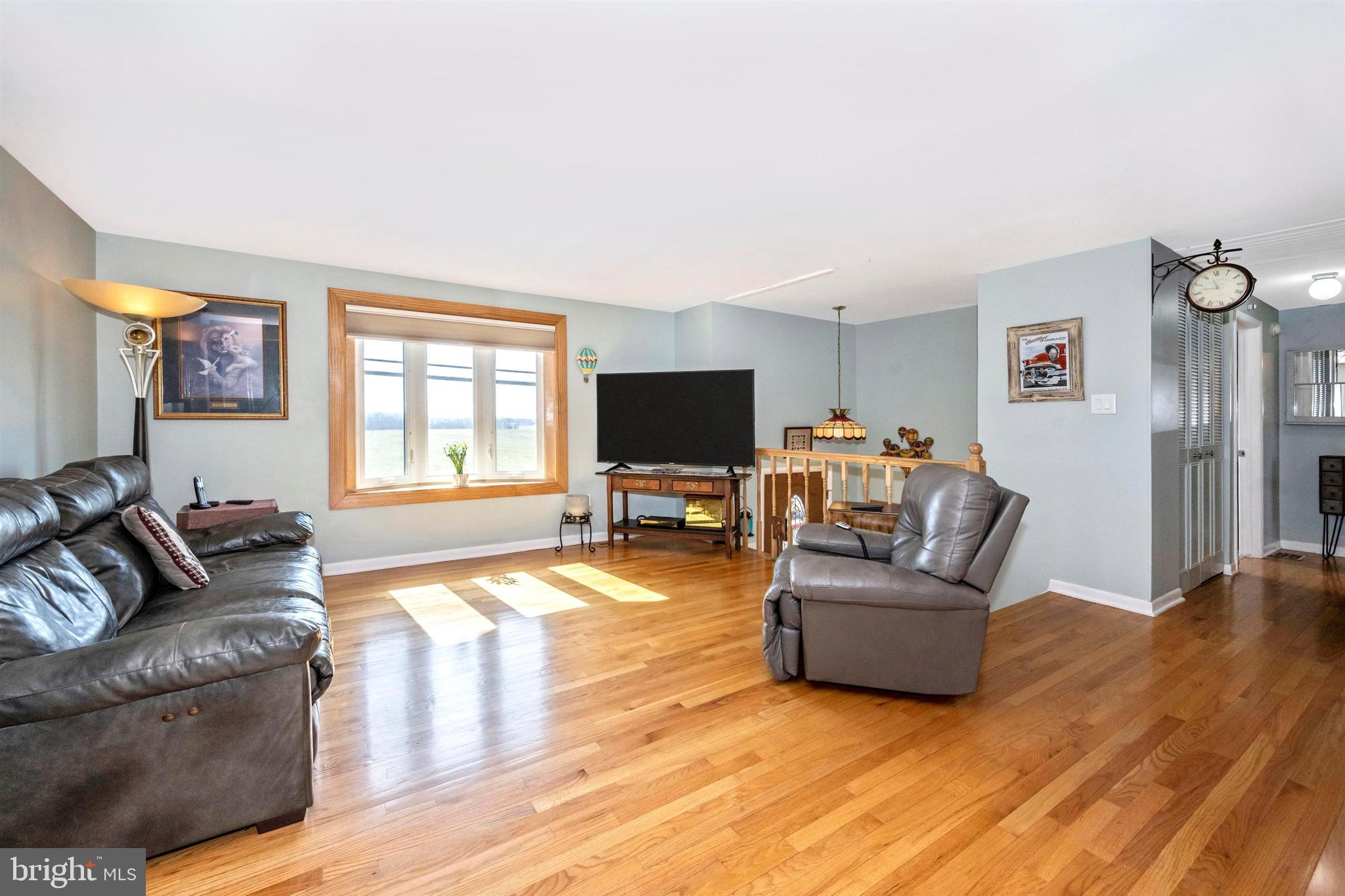13 Crum Road Walkersville, MD 21793 - Photo 5 of 43 Beautiful hardwood floors