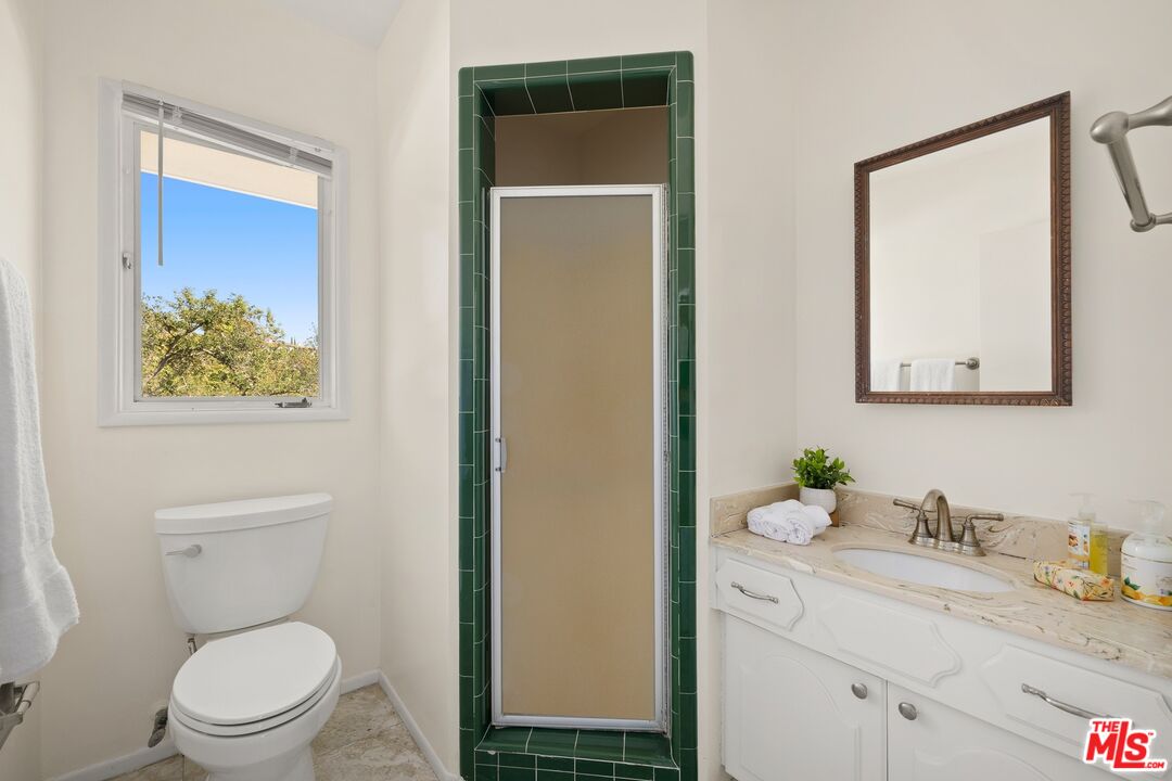 10985 Bellagio Road Los Angeles, CA 90077 - Photo 14 of 22 Gallery Image 14