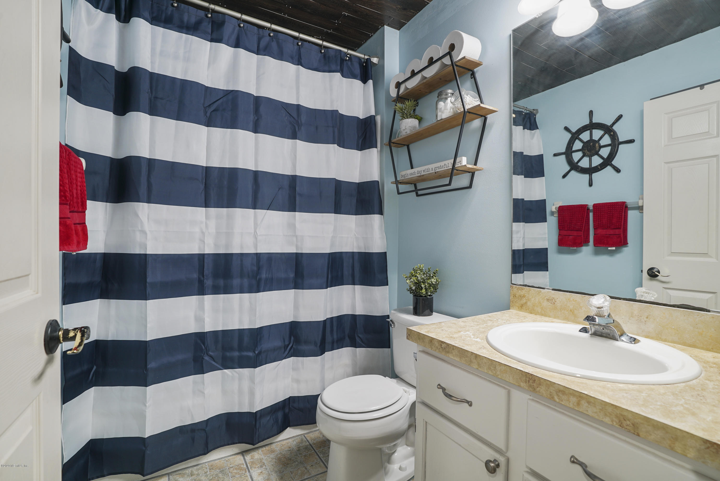 9273 Ford Road Bryceville, FL 32009 - Photo 12 of 27 Guest Bathroom