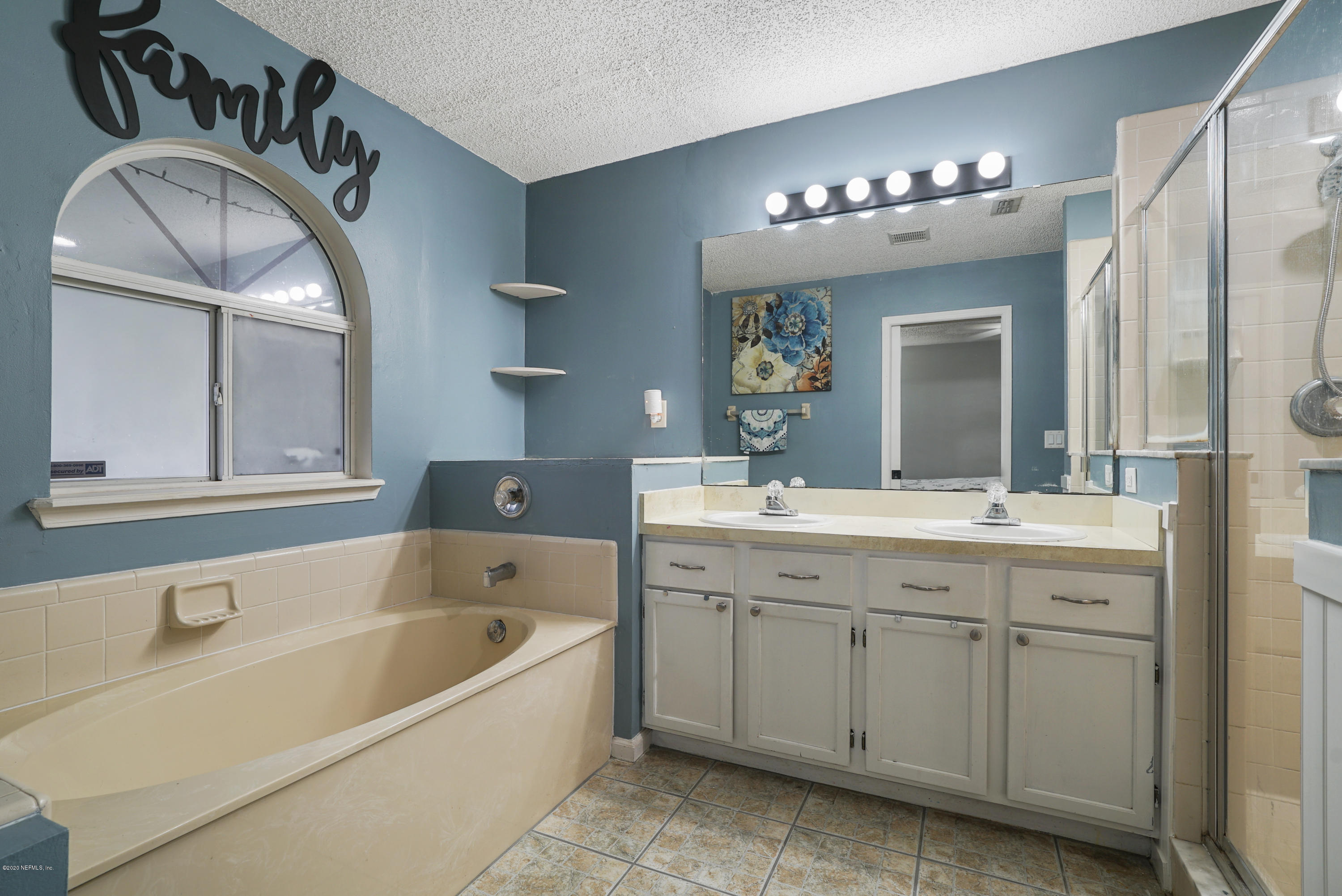 9273 Ford Road Bryceville, FL 32009 - Photo 17 of 27 Master Bath 1