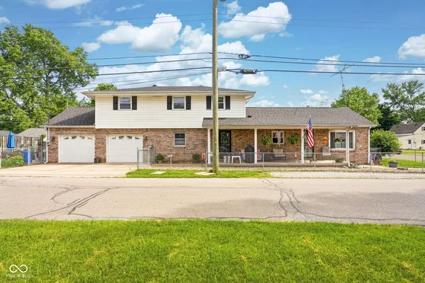 $299,900 | 2301 6th Street, Columbus, IN 47201