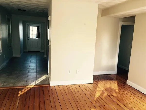 $2,100 | 413 Atwells Avenue, Unit 2, Providence, RI 02909