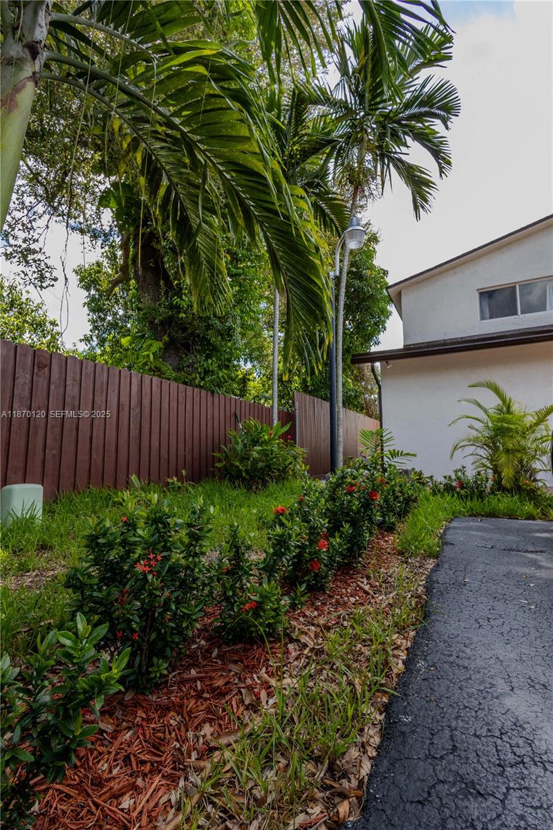 2435 Southwest 11th Street, Unit 9B Miami, FL 33135 - Photo 31 of 33 a view of a garden