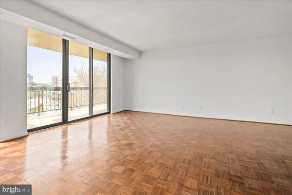 $525,000 | 1016 South Wayne Street, Unit 502, Arlington, VA 22204