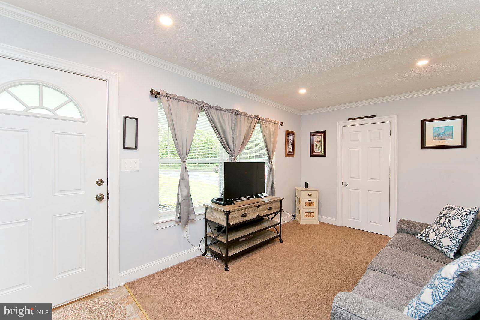 661 Back Mountain Road Winchester, VA 22602 - Photo 6 of 34 Gallery Image 6