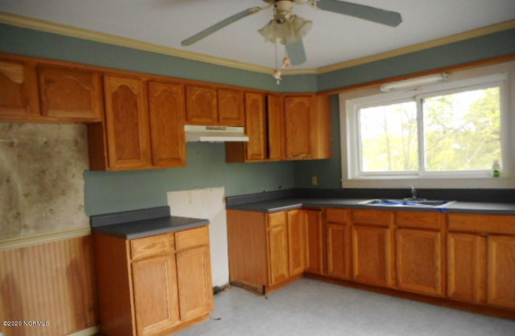 232 Mill Pond Road Bayboro, NC 28515 - Photo 3 of 14 Kitchen 2 A