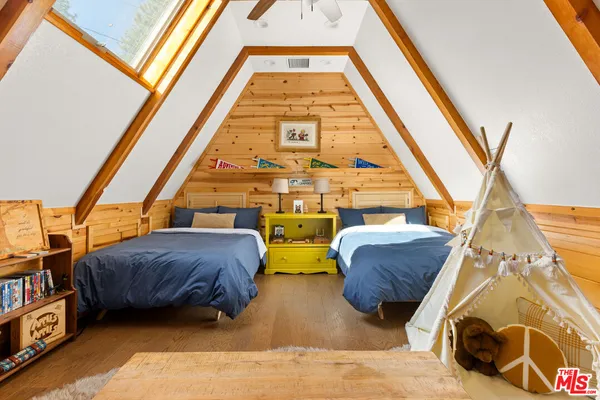 $3,200 | 959 Quail Road, Wrightwood, CA 92397