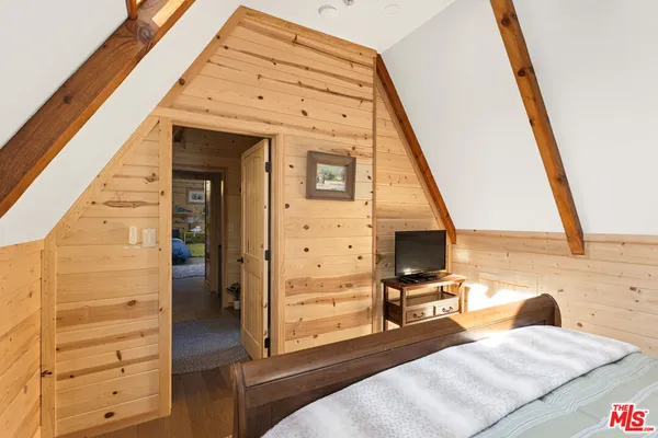 $3,200 | 959 Quail Road, Wrightwood, CA 92397