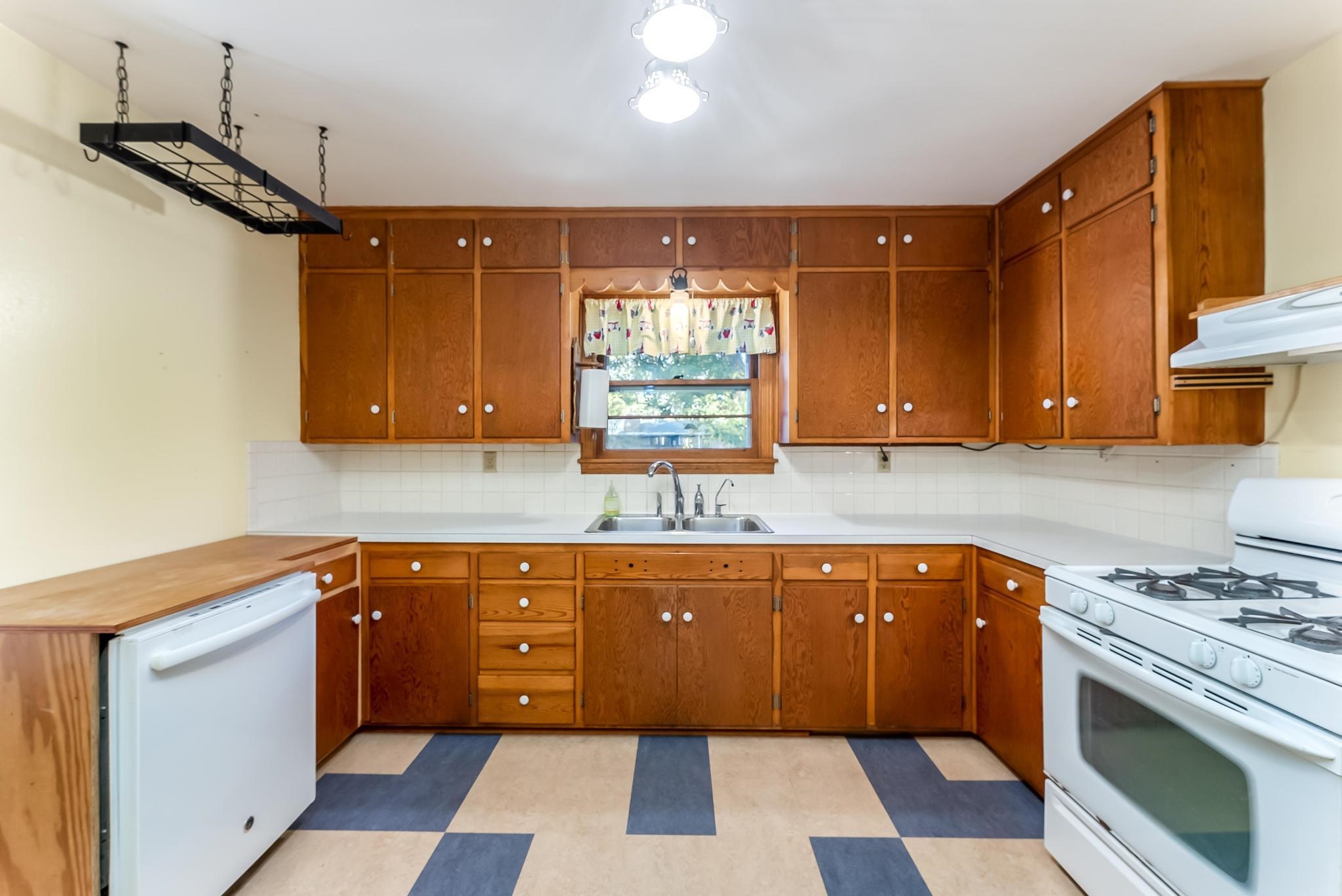 4841 North Sullivan Street Wichita, KS 67204 - Photo 14 of 34