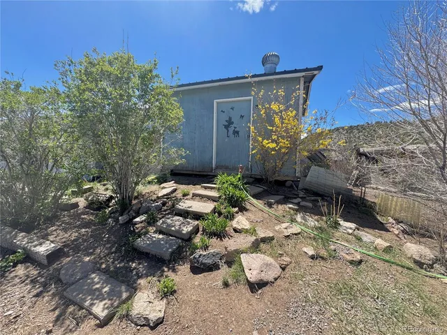 a big yard with lots of green space