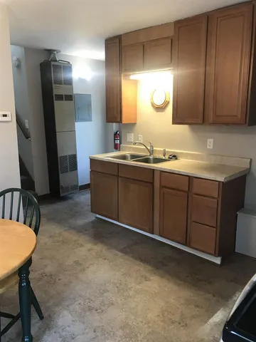 $950 | 502 North State Street, Concord, NH 03301