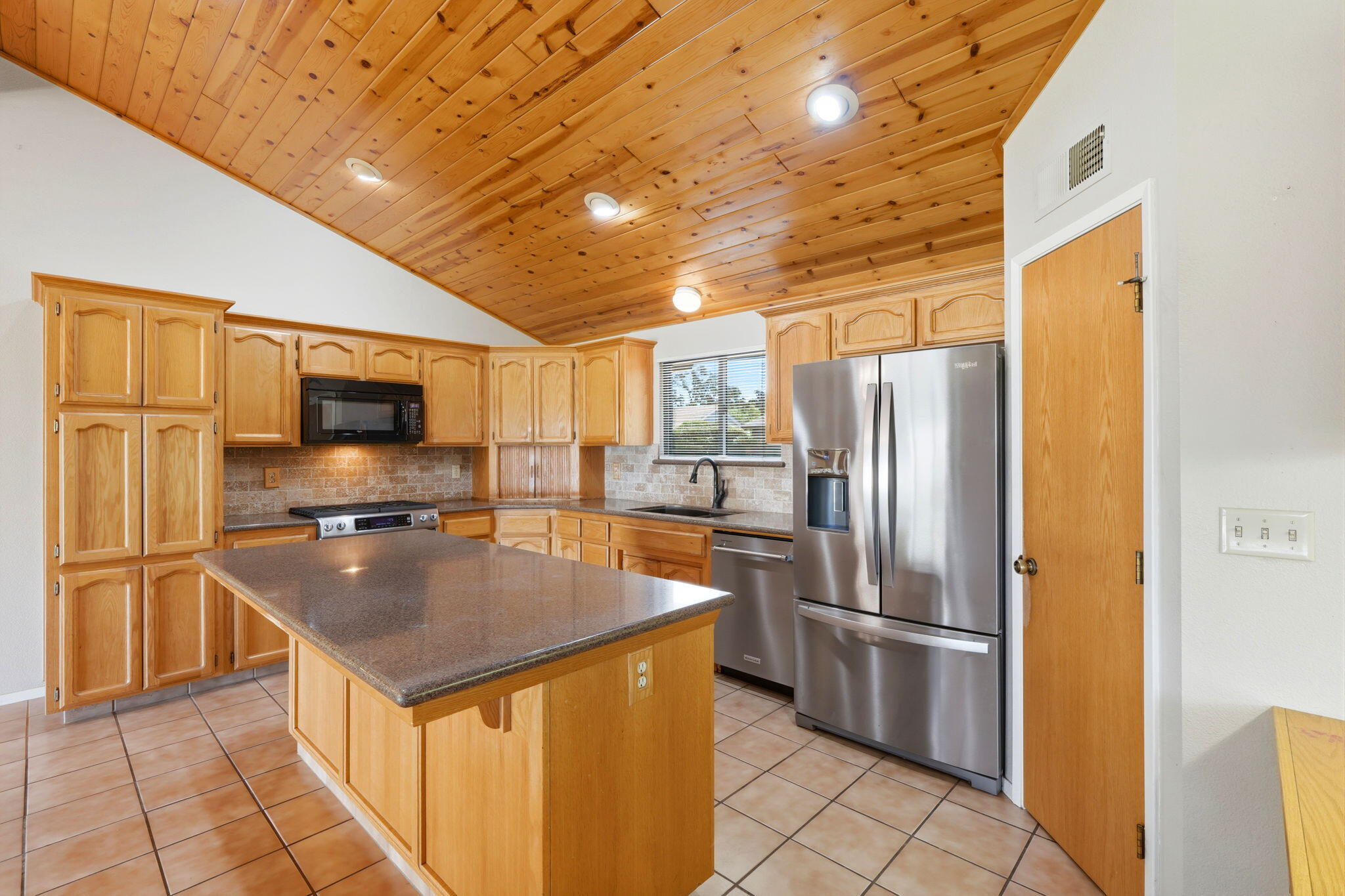 31121 Tower Road Visalia, CA 93292 - Photo 10 of 39 Kitchen