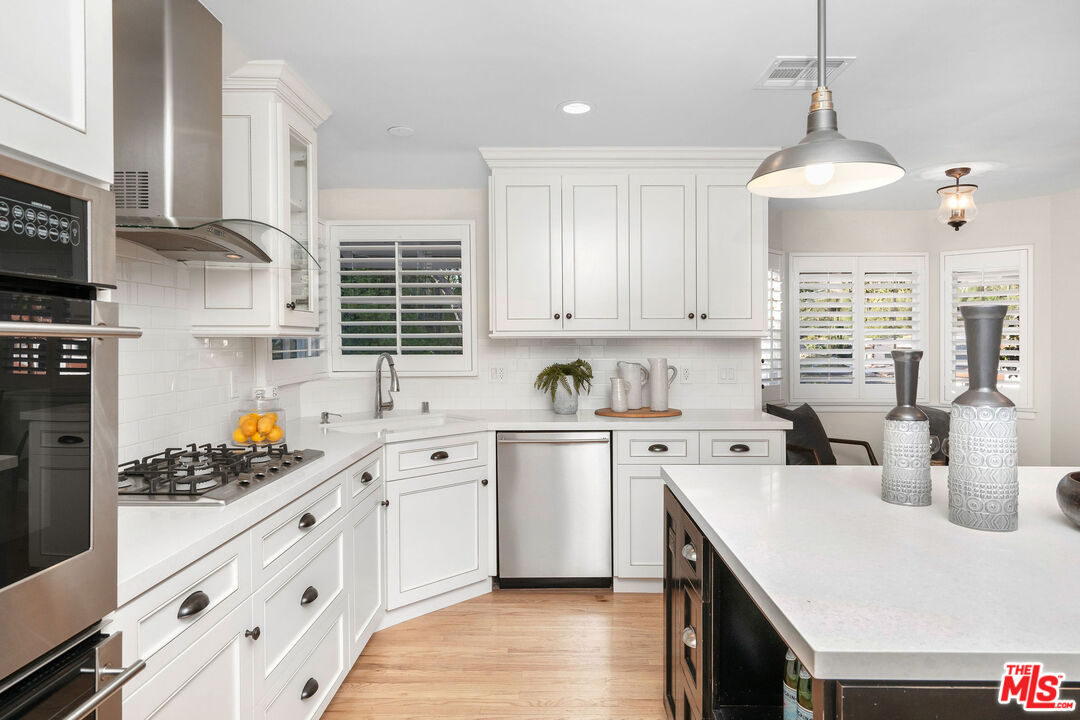 3734 Loadstone Drive Sherman Oaks, CA 91403 - Photo 12 of 53