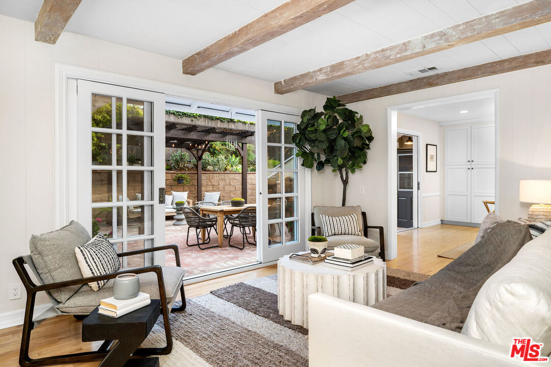 3734 Loadstone Drive Sherman Oaks, CA 91403 - Photo 17 of 53