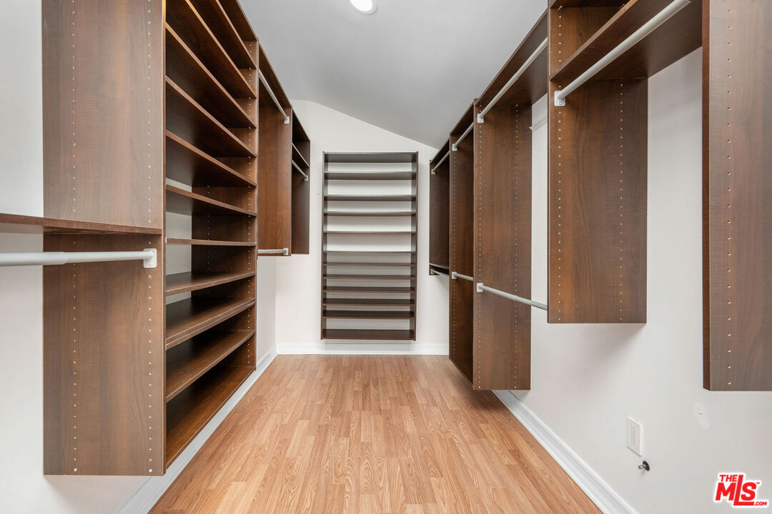 3734 Loadstone Drive Sherman Oaks, CA 91403 - Photo 23 of 53