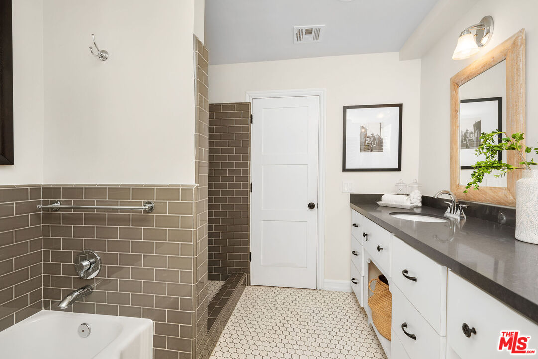 3734 Loadstone Drive Sherman Oaks, CA 91403 - Photo 32 of 53