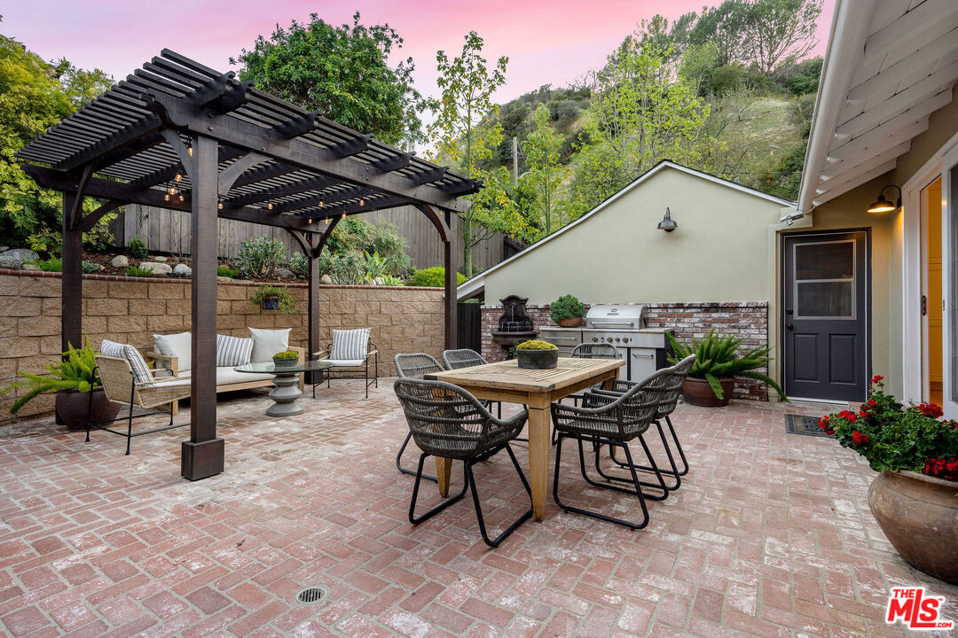 3734 Loadstone Drive Sherman Oaks, CA 91403 - Photo 37 of 53