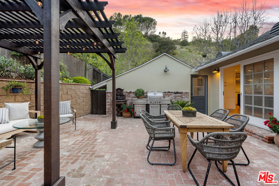 3734 Loadstone Drive Sherman Oaks, CA 91403 - Photo 38 of 53