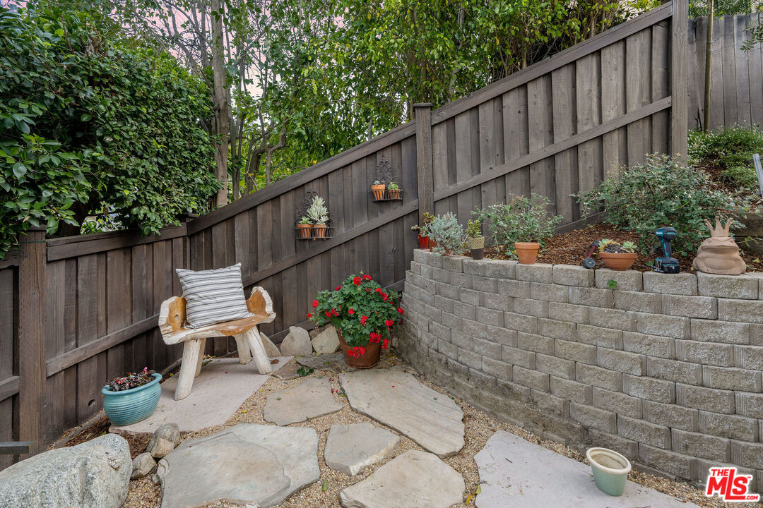 3734 Loadstone Drive Sherman Oaks, CA 91403 - Photo 47 of 53