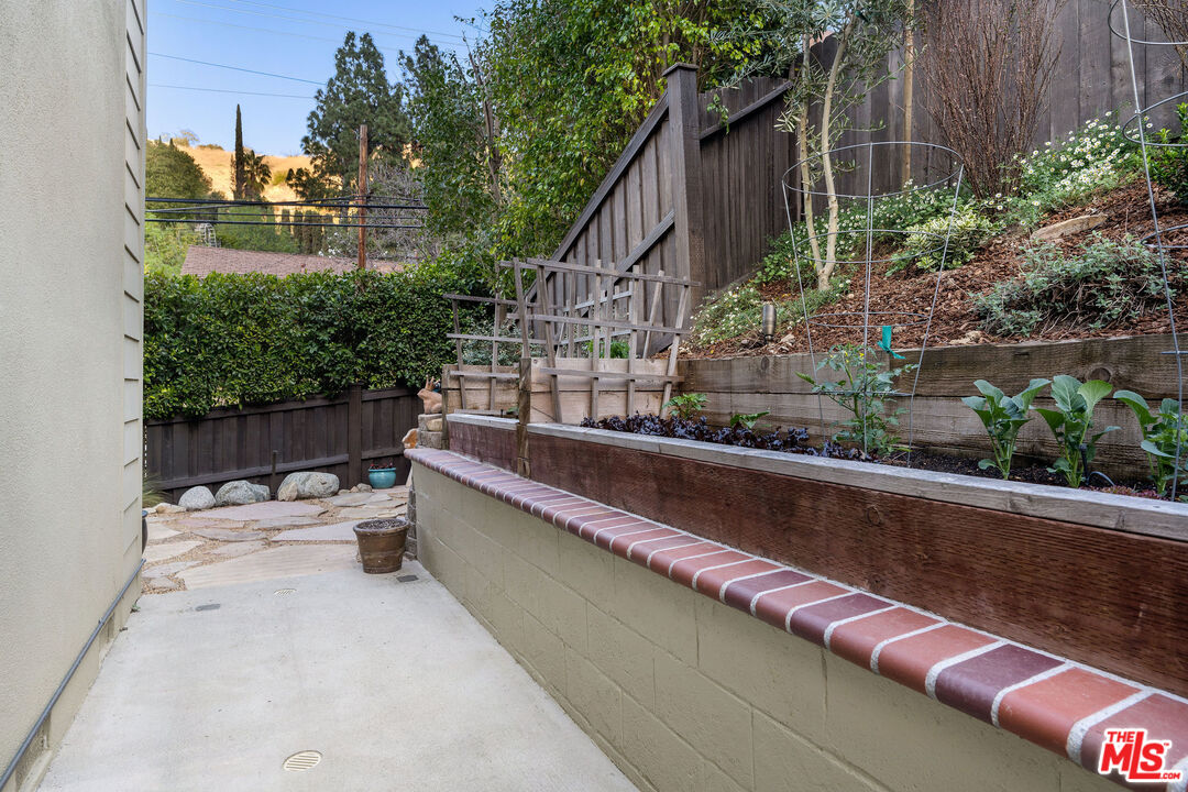 3734 Loadstone Drive Sherman Oaks, CA 91403 - Photo 48 of 53