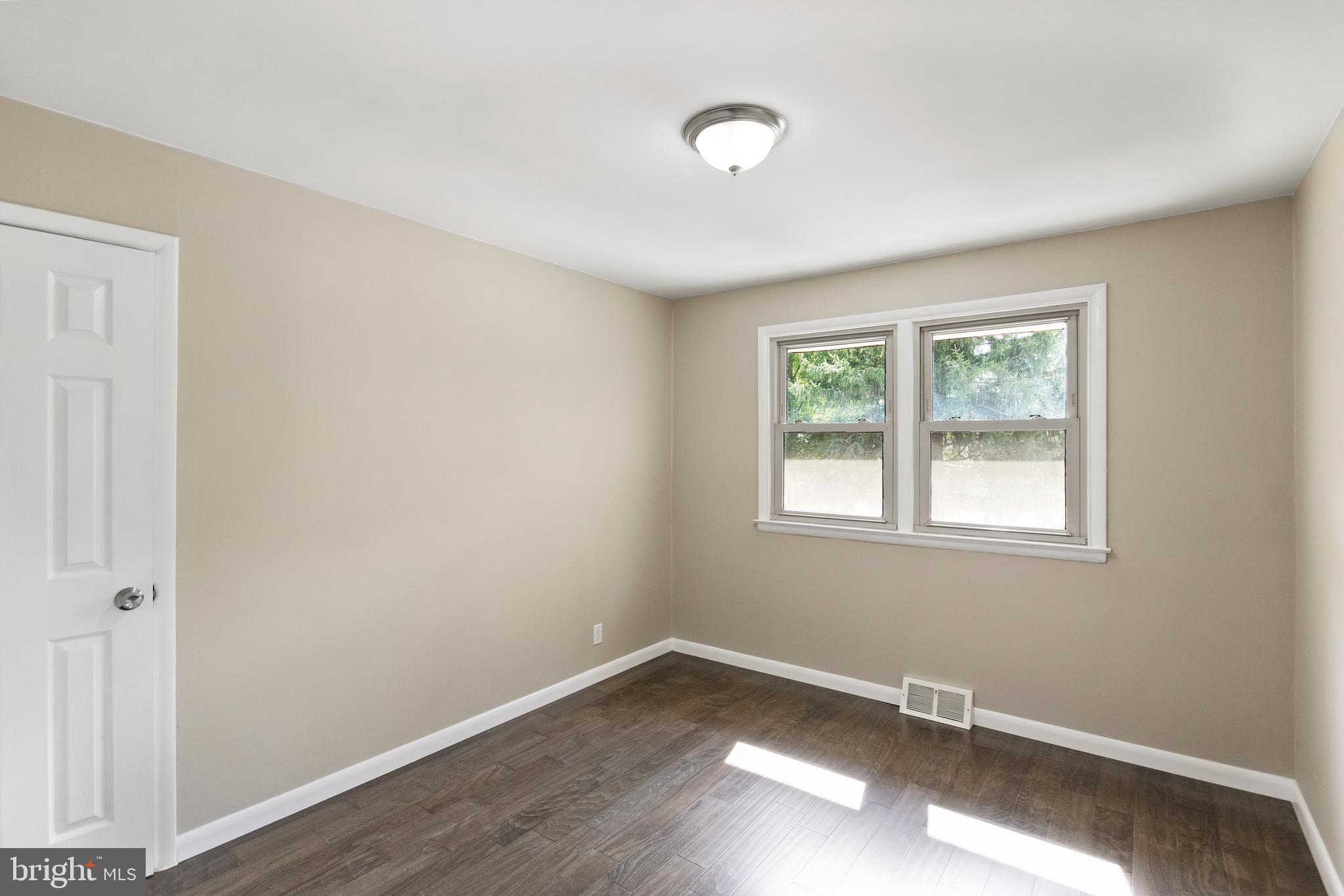 419 Preston Road Cherry Hill, NJ 08034 - Photo 14 of 29