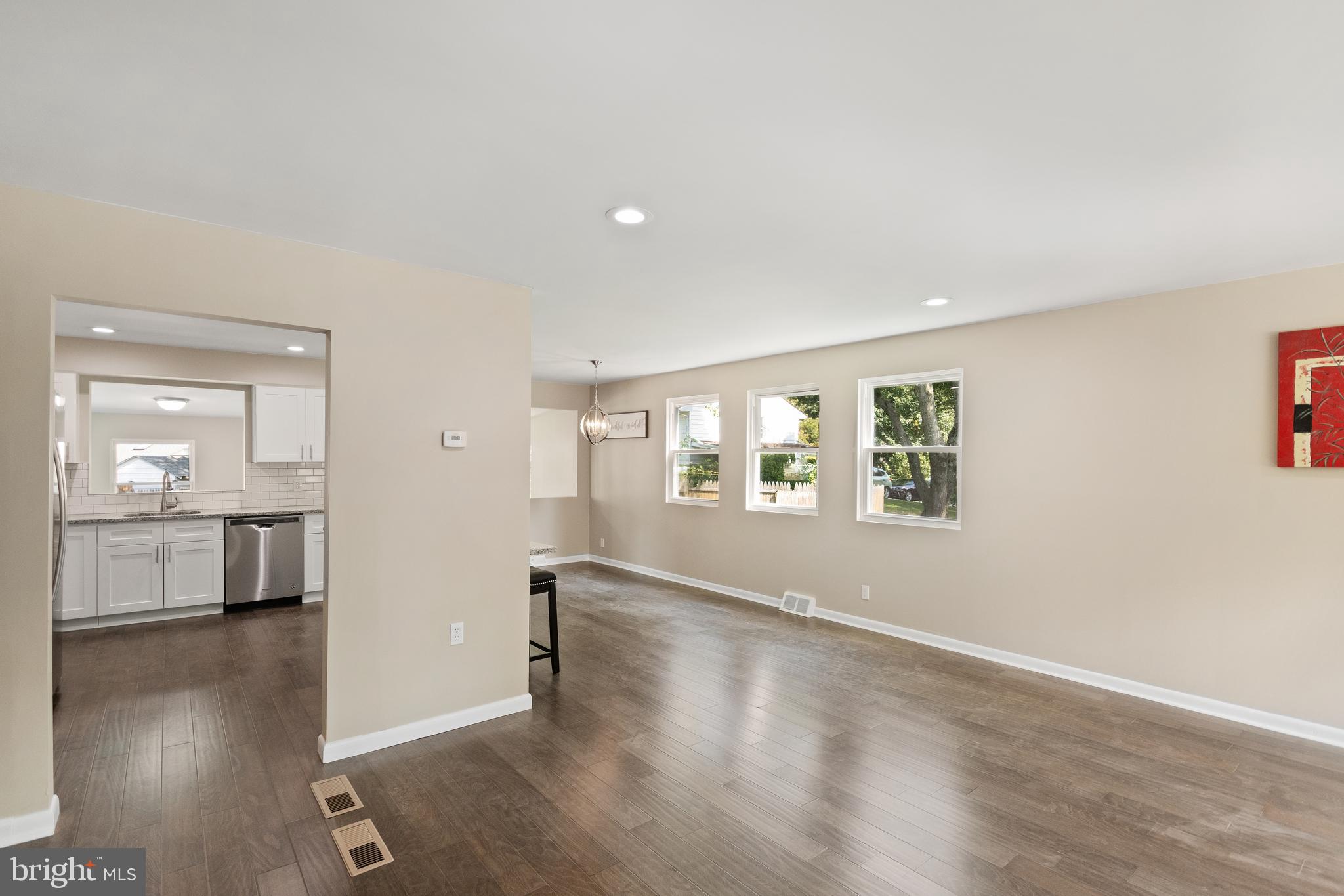 419 Preston Road Cherry Hill, NJ 08034 - Photo 4 of 29